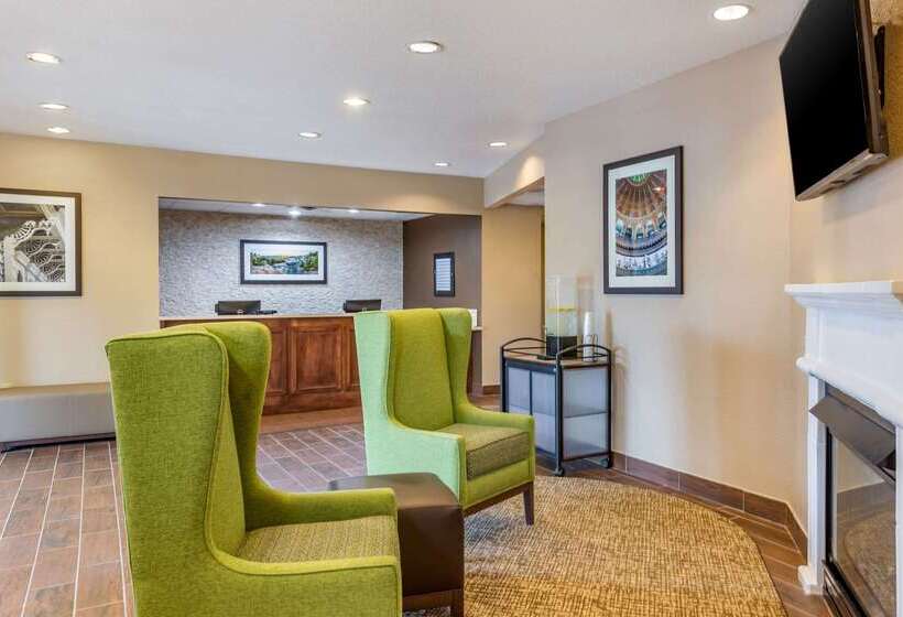 호텔 Comfort Inn Dekalb  Adjacent The University