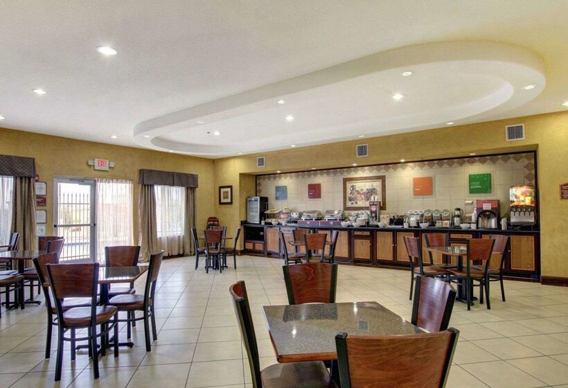 فندق Comfort Inn & Suites