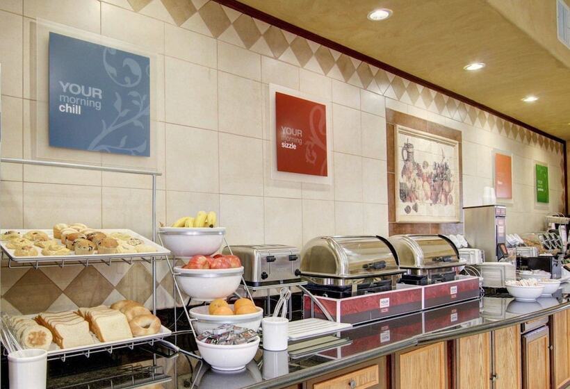 ホテル Comfort Inn & Suites