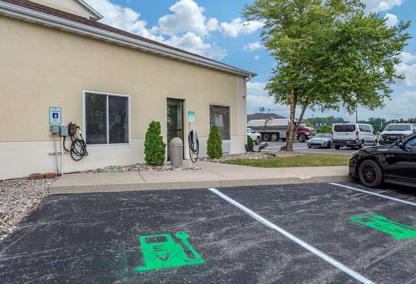 בית מלון כפרי Comfort Suites Auburn Near I69