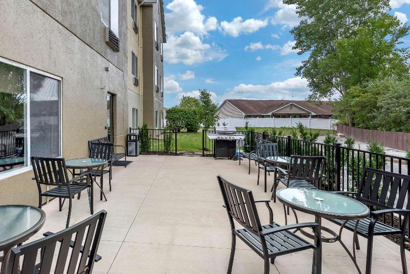 فندق Comfort Suites Auburn Near I69