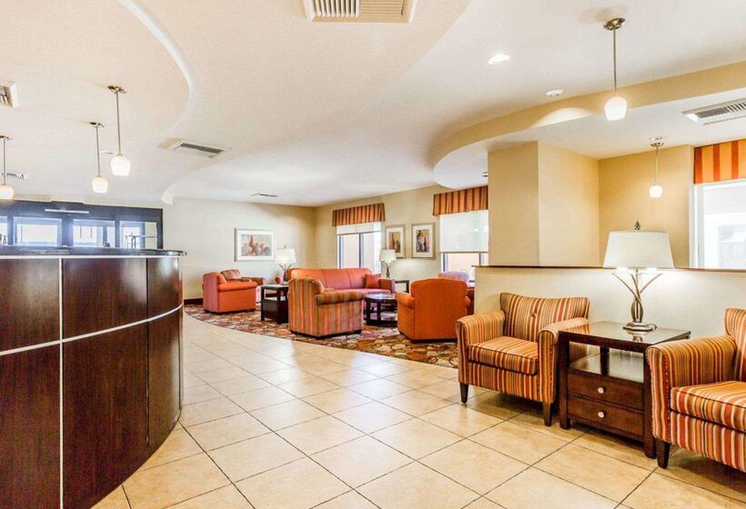 Отель Comfort Suites