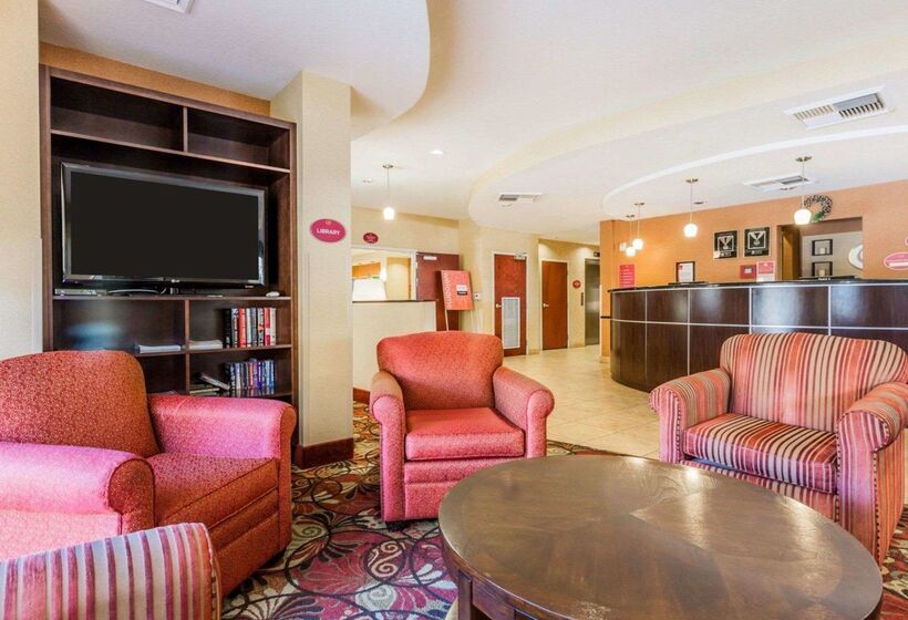 Отель Comfort Suites