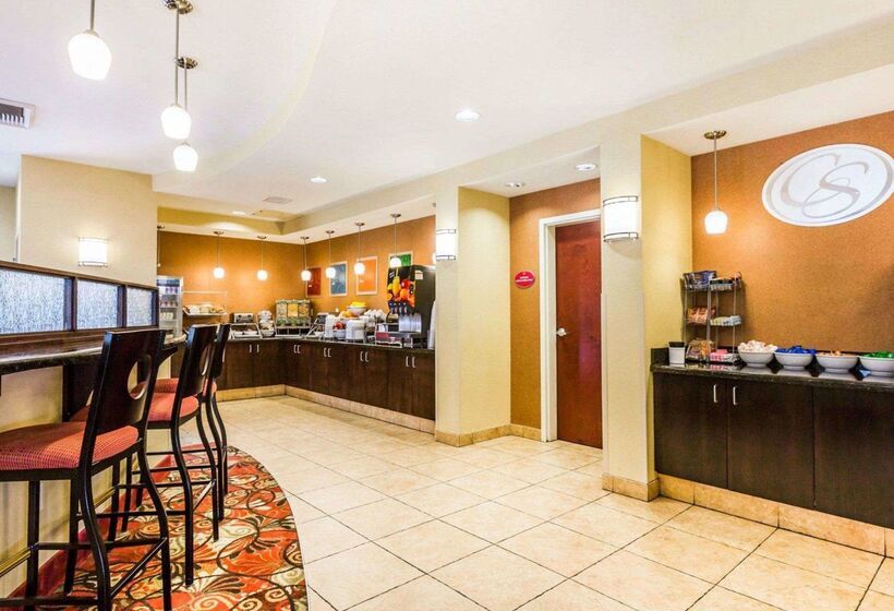 Отель Comfort Suites