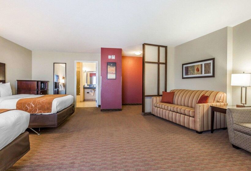 Отель Comfort Suites