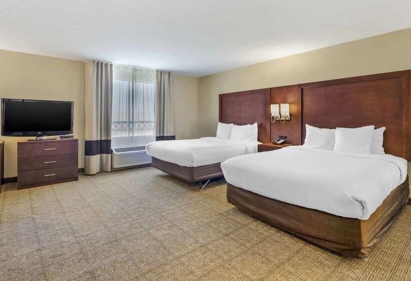 Отель Comfort Suites