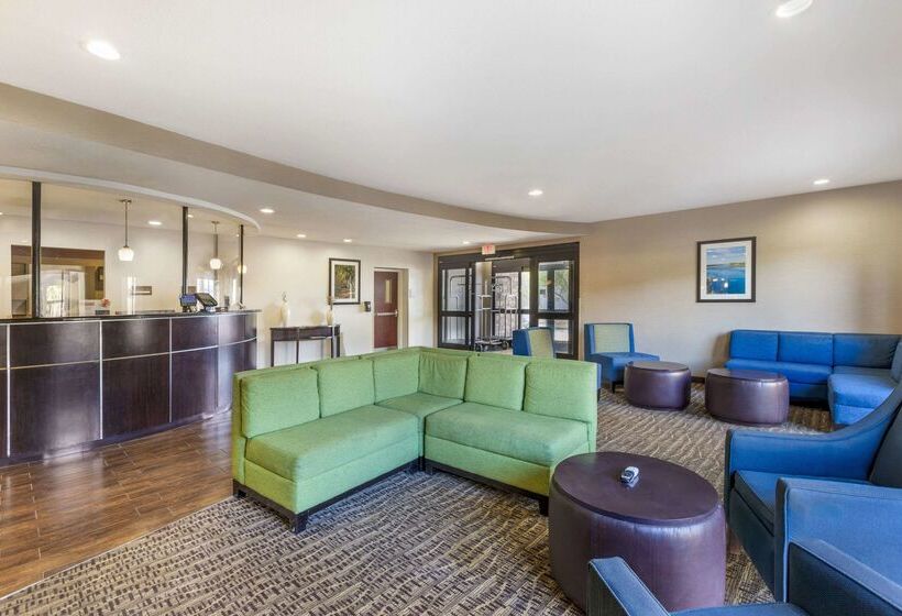 Отель Comfort Suites