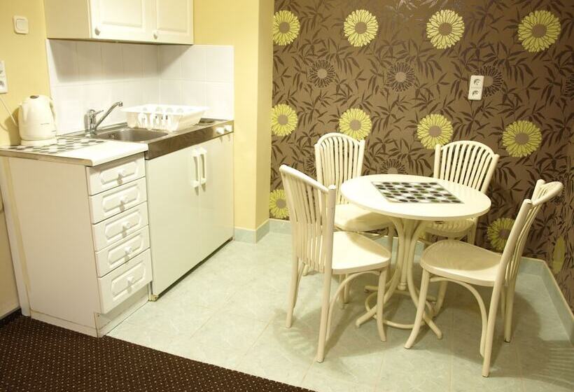 Отель Cracow Old Town Guest House