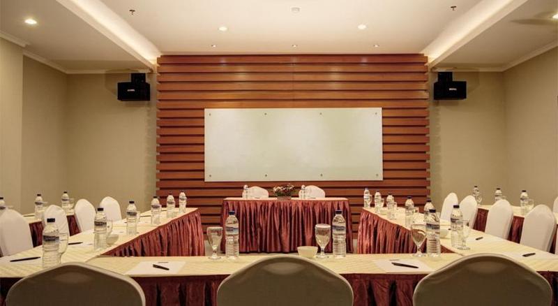 Отель Dafam Pekalongan