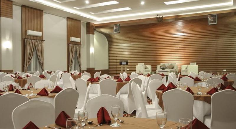 Отель Dafam Pekalongan