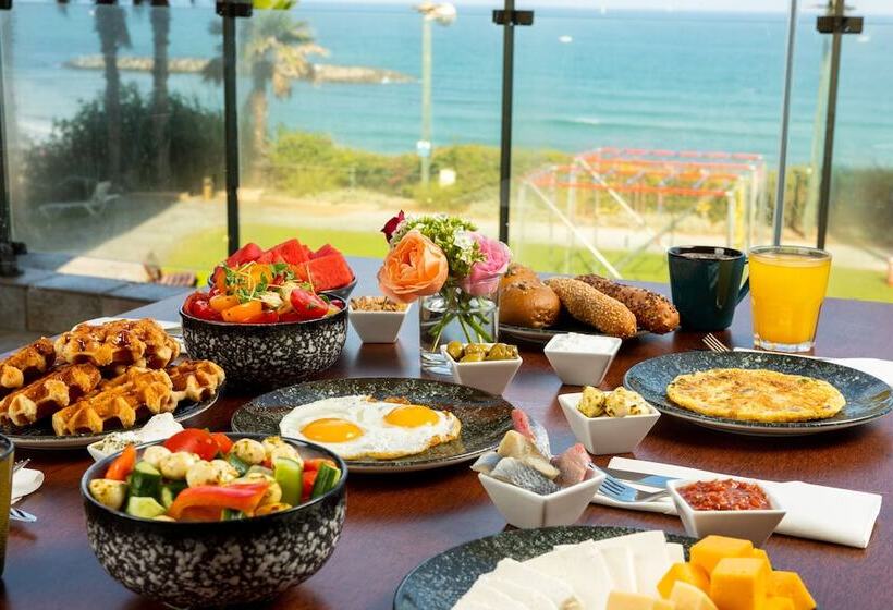 בית מלון כפרי Daniel Herzliya