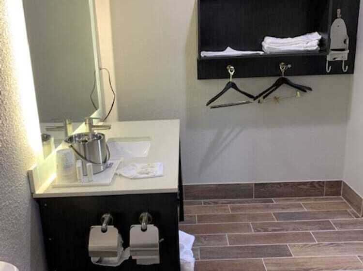 فندق Days Inn By Wyndham Bellville Mansfield