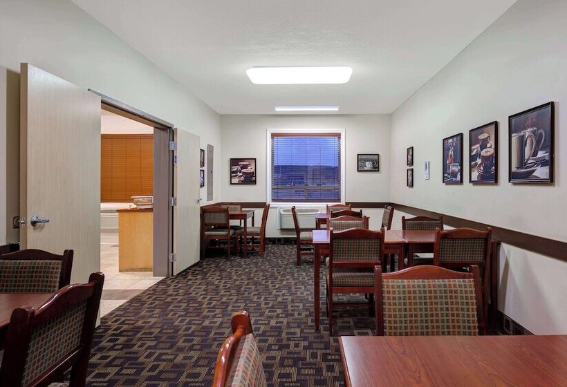 酒店 Days Inn By Wyndham Dawson Creek