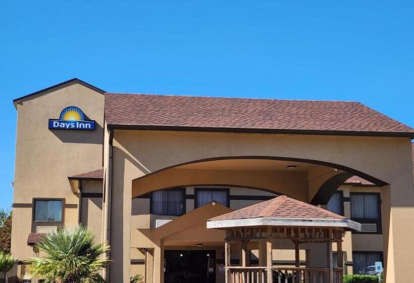 Отель Days Inn By Wyndham Lumberton