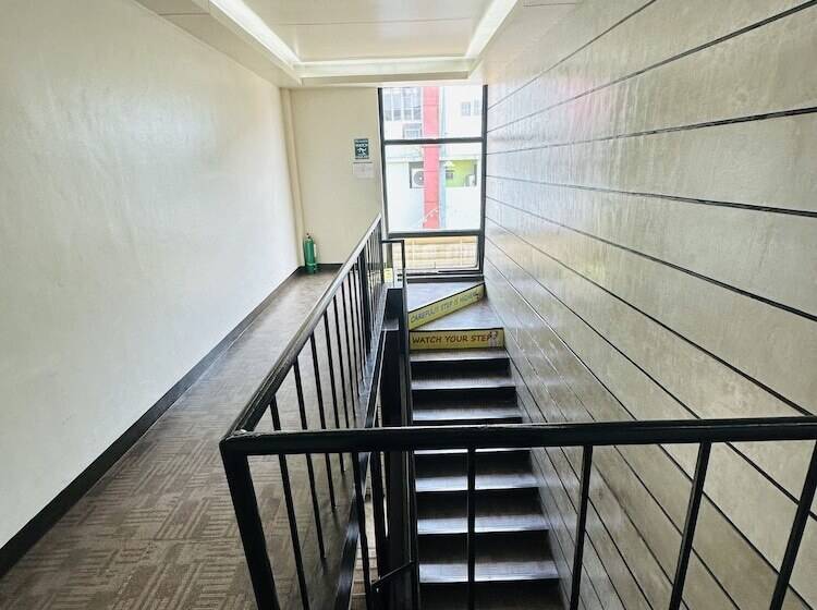 Dg Budget Hotel Salem