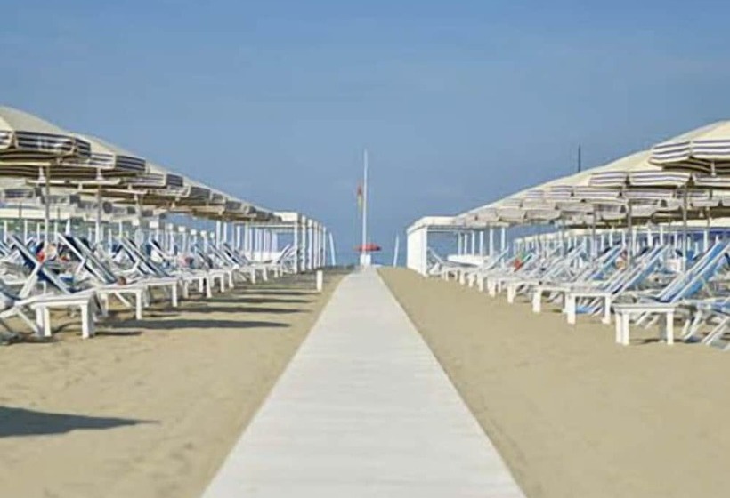 בית מלון כפרי Esplanade