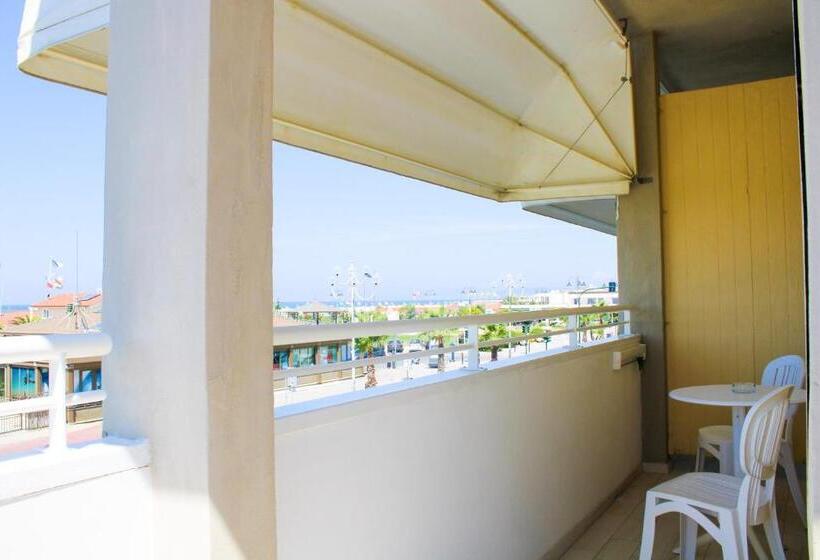 בית מלון כפרי Esplanade