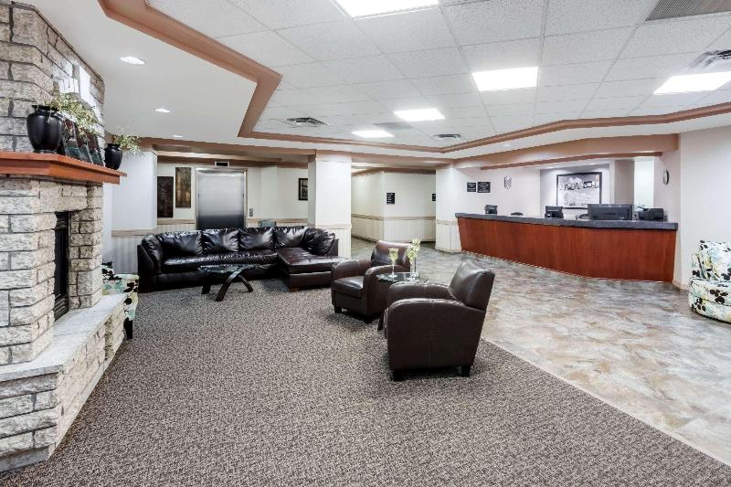 Отель Ramada By Wyndham Estevan