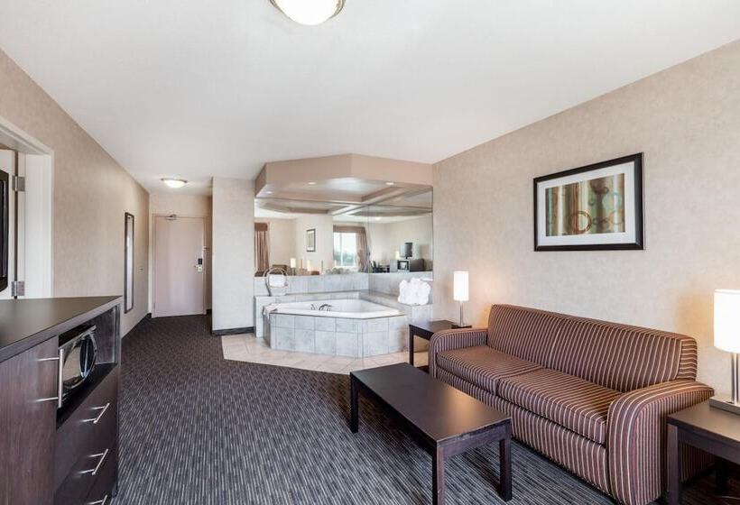 فندق Ramada By Wyndham Estevan