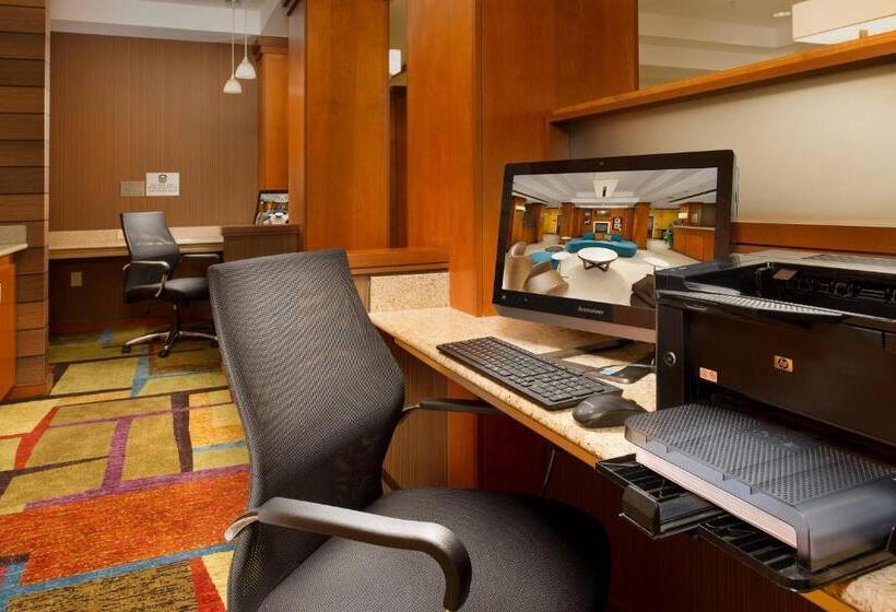 فندق Fairfield Inn & Suites By Marriott Marshall