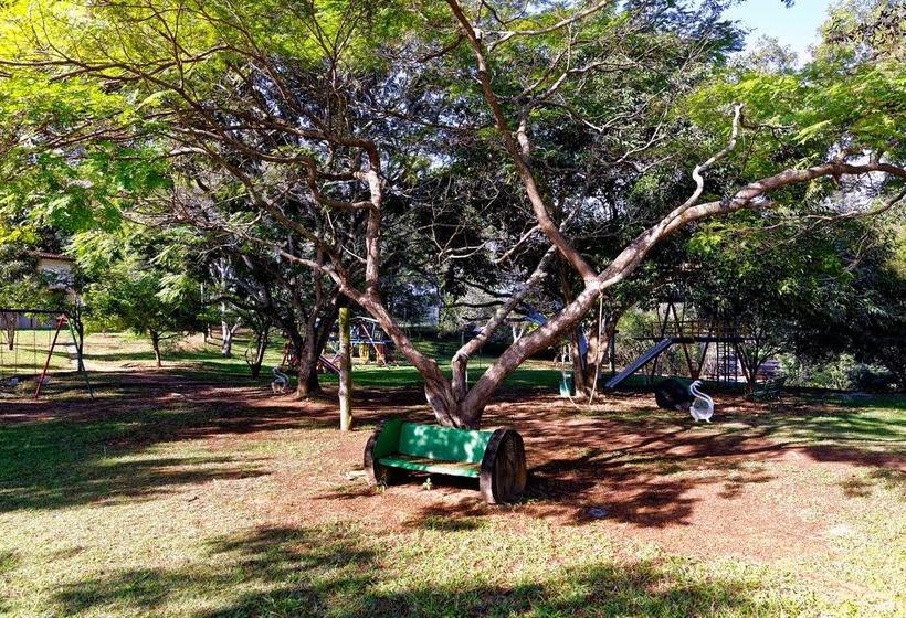 ホテル Flamboyant & Convention