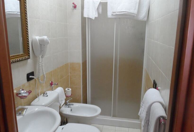 בית מלון כפרי Fiumefreddo