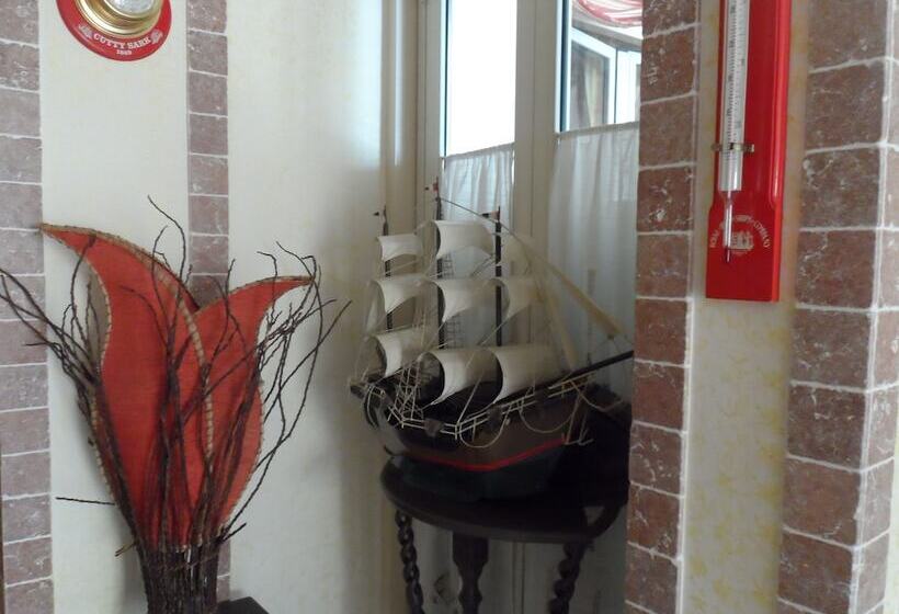 فندق Fiumefreddo