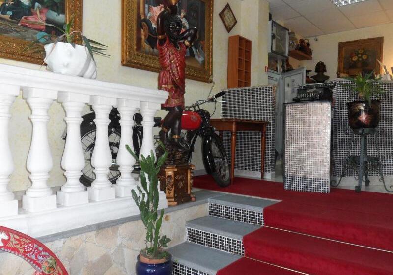 فندق Fiumefreddo