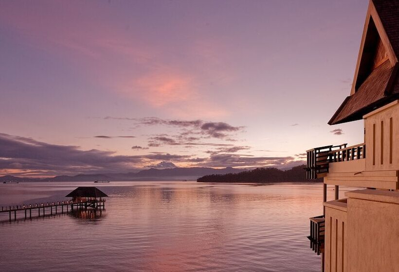 בית מלון כפרי Gaya Island Resort