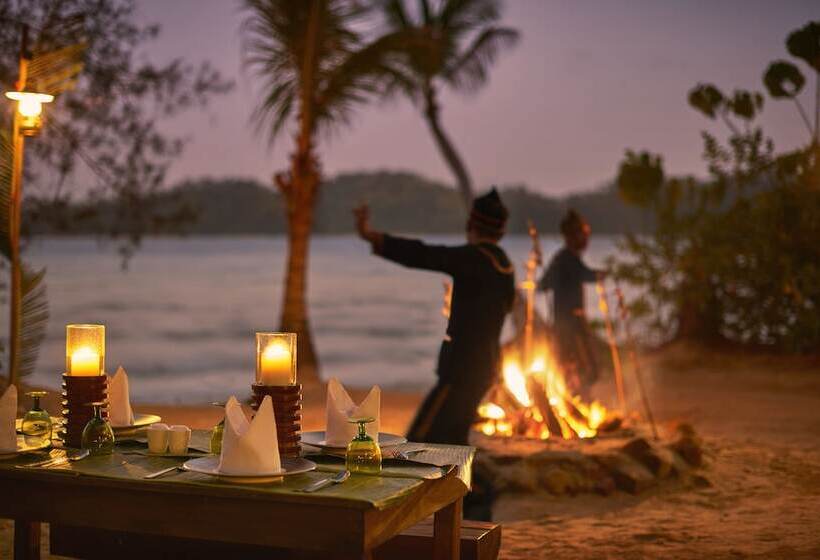 בית מלון כפרי Gaya Island Resort