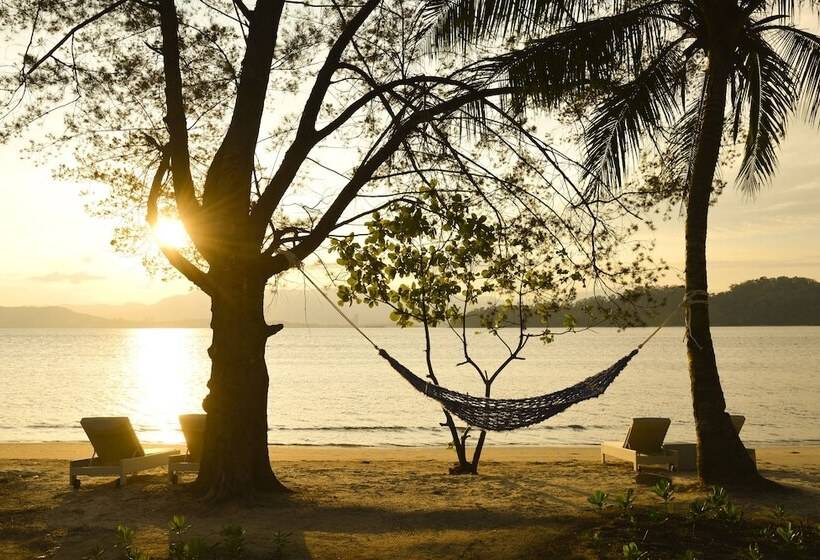 בית מלון כפרי Gaya Island Resort