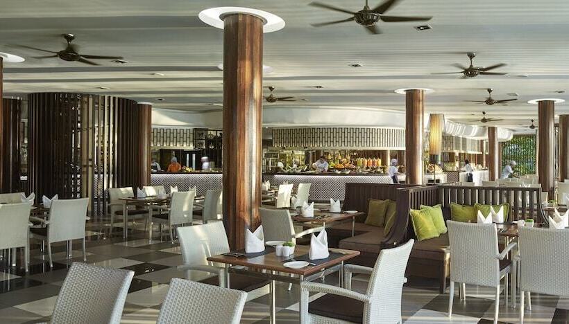 בית מלון כפרי Gaya Island Resort