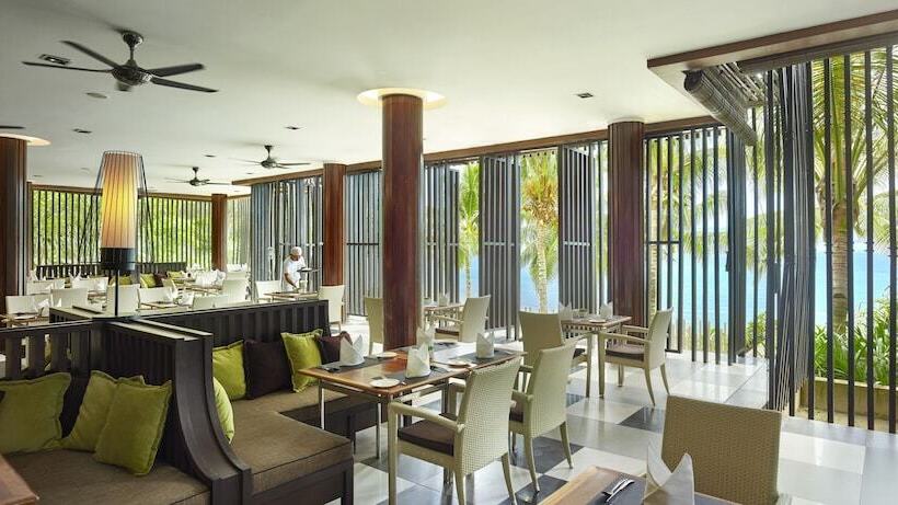 בית מלון כפרי Gaya Island Resort