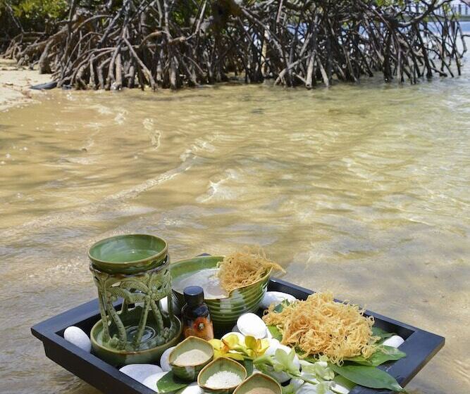 בית מלון כפרי Gaya Island Resort