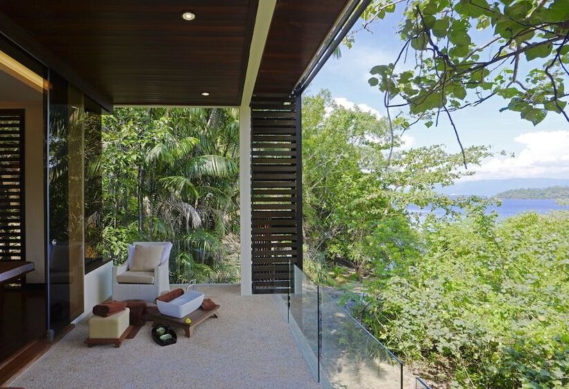 בית מלון כפרי Gaya Island Resort