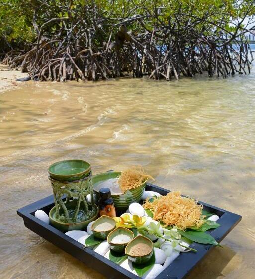 בית מלון כפרי Gaya Island Resort