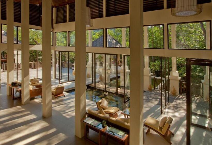 בית מלון כפרי Gaya Island Resort