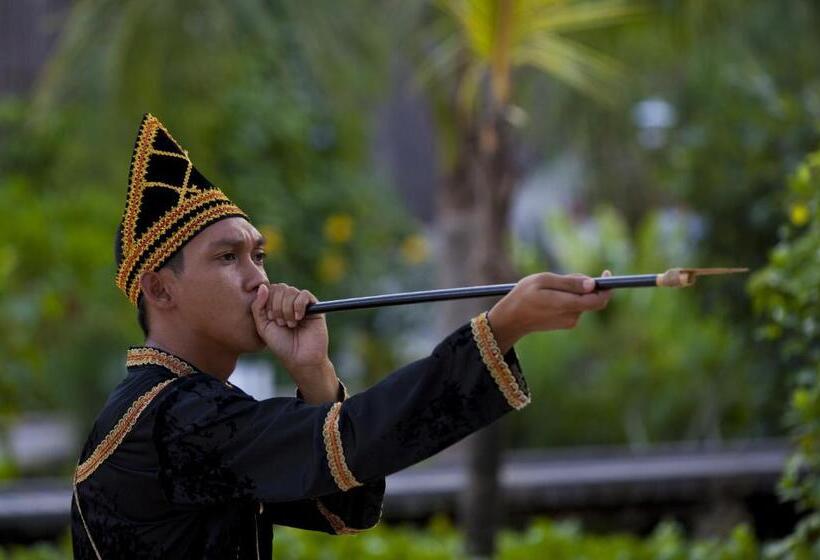 בית מלון כפרי Gaya Island Resort