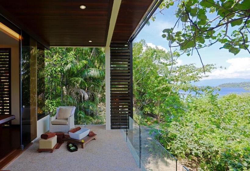 בית מלון כפרי Gaya Island Resort