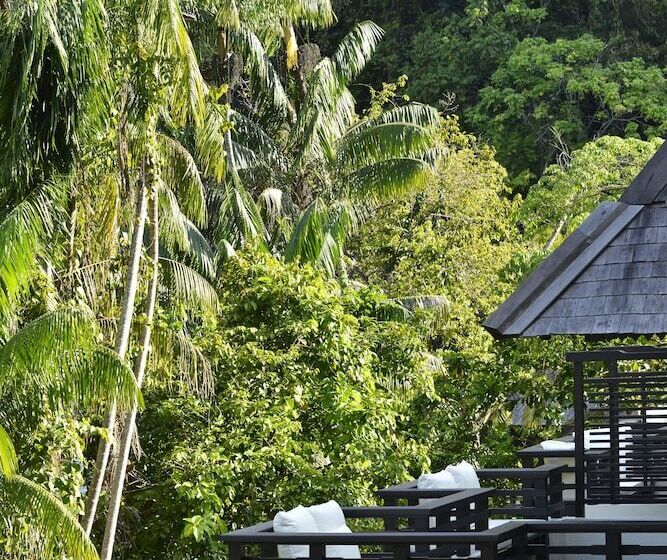 בית מלון כפרי Gaya Island Resort