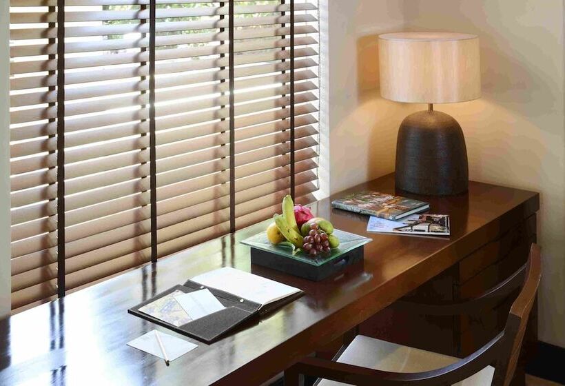 בית מלון כפרי Gaya Island Resort