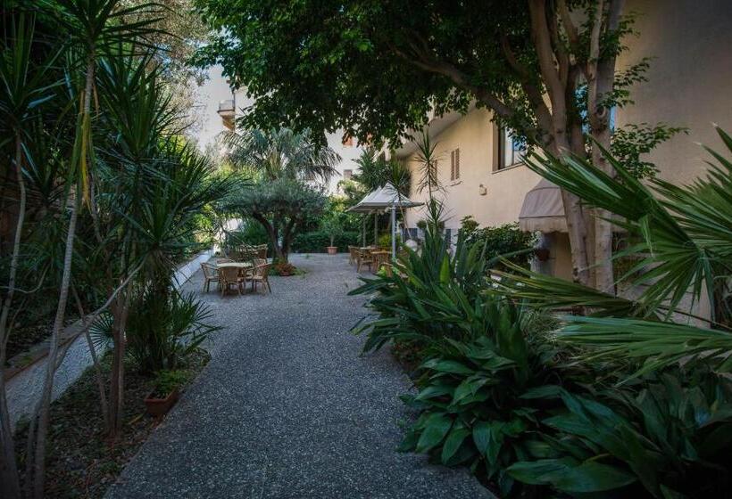 Отель Gli Ulivi