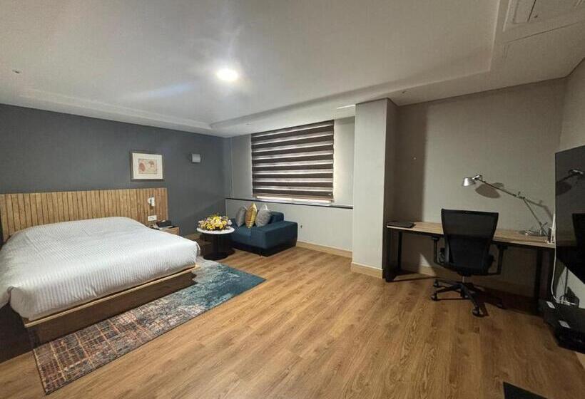 בית מלון כפרי Gumi Century