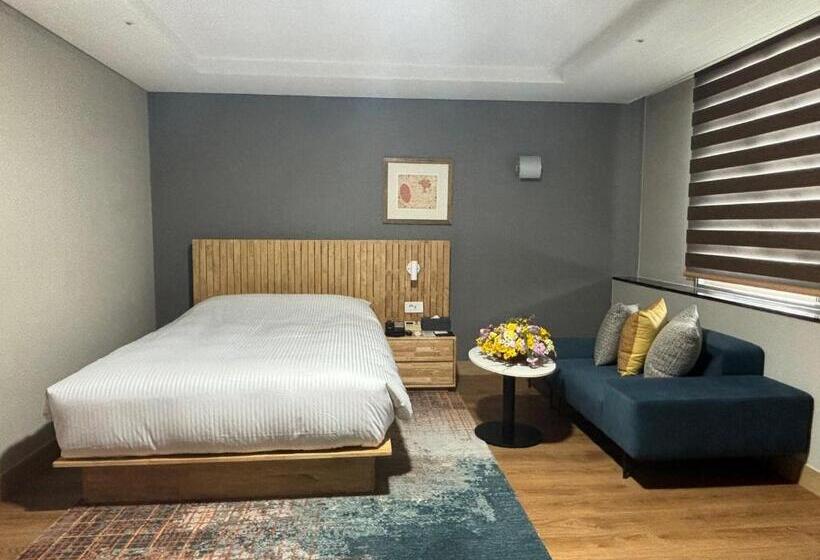 בית מלון כפרי Gumi Century