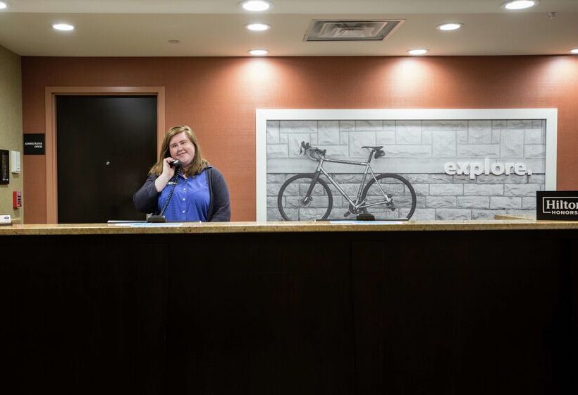 فندق Hampton Inn Elliot Lake