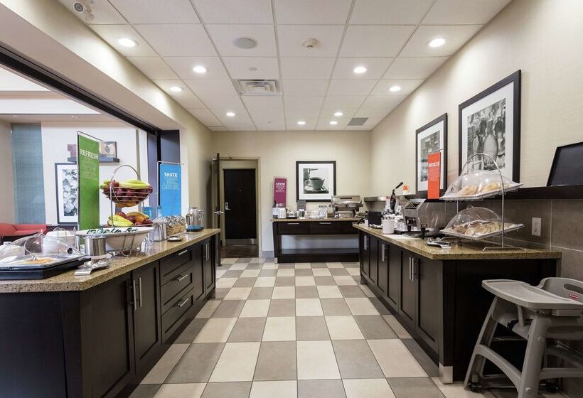 فندق Hampton Inn Elliot Lake