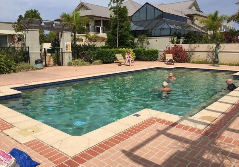 בית מלון כפרי Harrington River Lodge