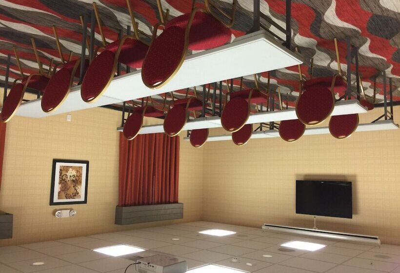 호텔 Holiday Inn Express And Suites   Bradford, An Ihg