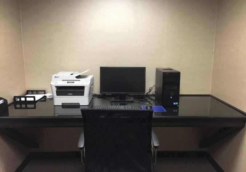 호텔 Holiday Inn Express And Suites   Bradford, An Ihg