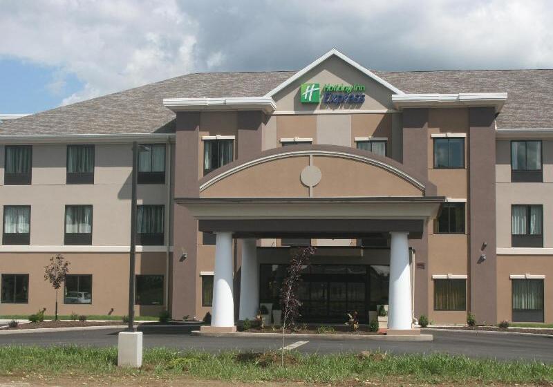 호텔 Holiday Inn Express And Suites   Bradford, An Ihg